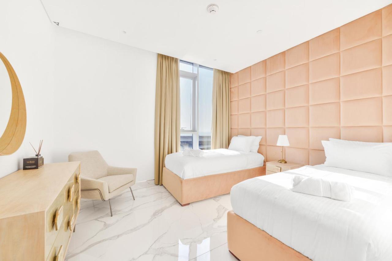 Luxe 3 Bedroom Oceanfront Apartment In The Heart Of Bluewaters Island Dubai Exterior foto