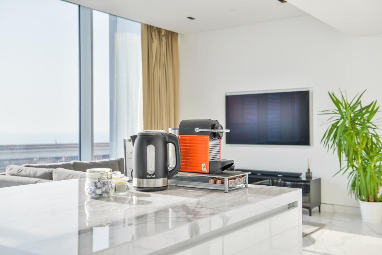Luxe 3 Bedroom Oceanfront Apartment In The Heart Of Bluewaters Island Dubai Exterior foto